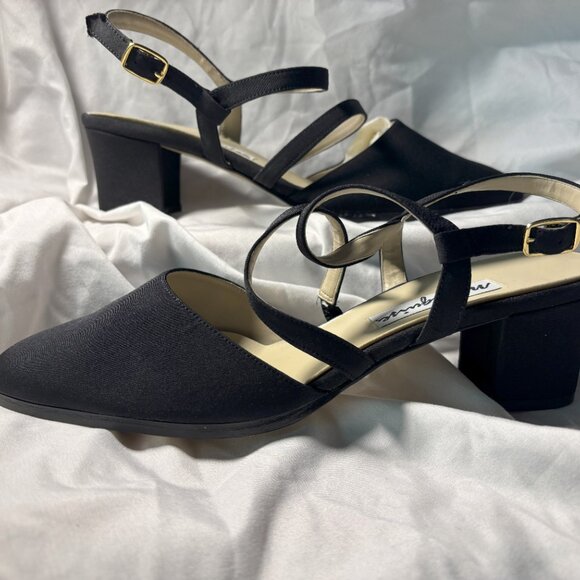 New with original box, Marquise, Women's Black Dress shoes. Size 9 medium - Picture 3 of 5